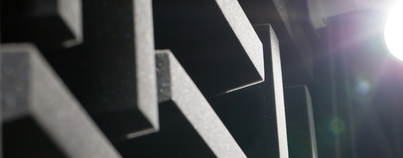 Lavorazione di sagomatura su materiali espansi